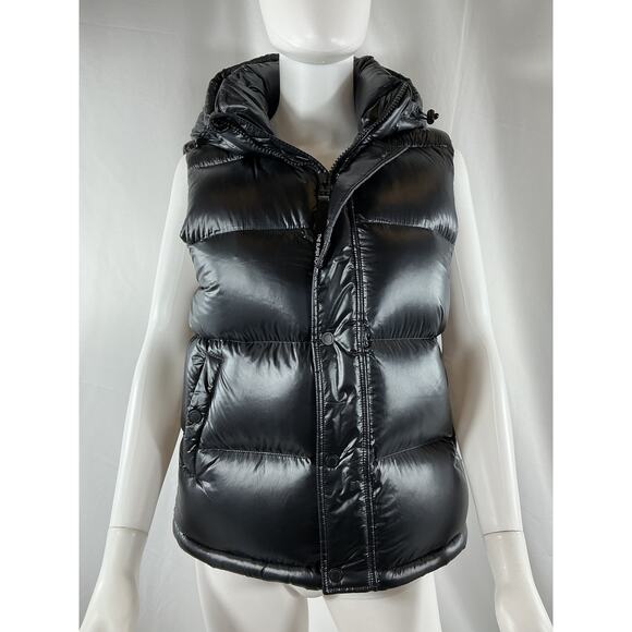 Aritzia Black Puffer Vest - Picture 2 of 4